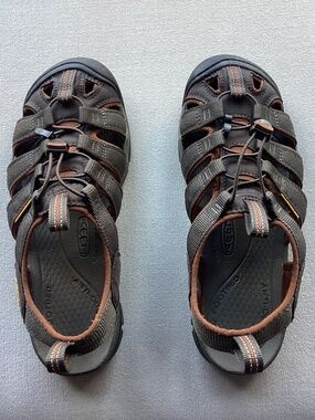 Men’s SZ 8 KEEN Sandals Gray Waterproof Worn 1X
